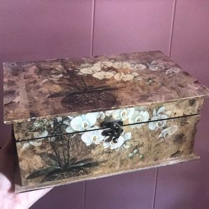 Vintage jewelry box